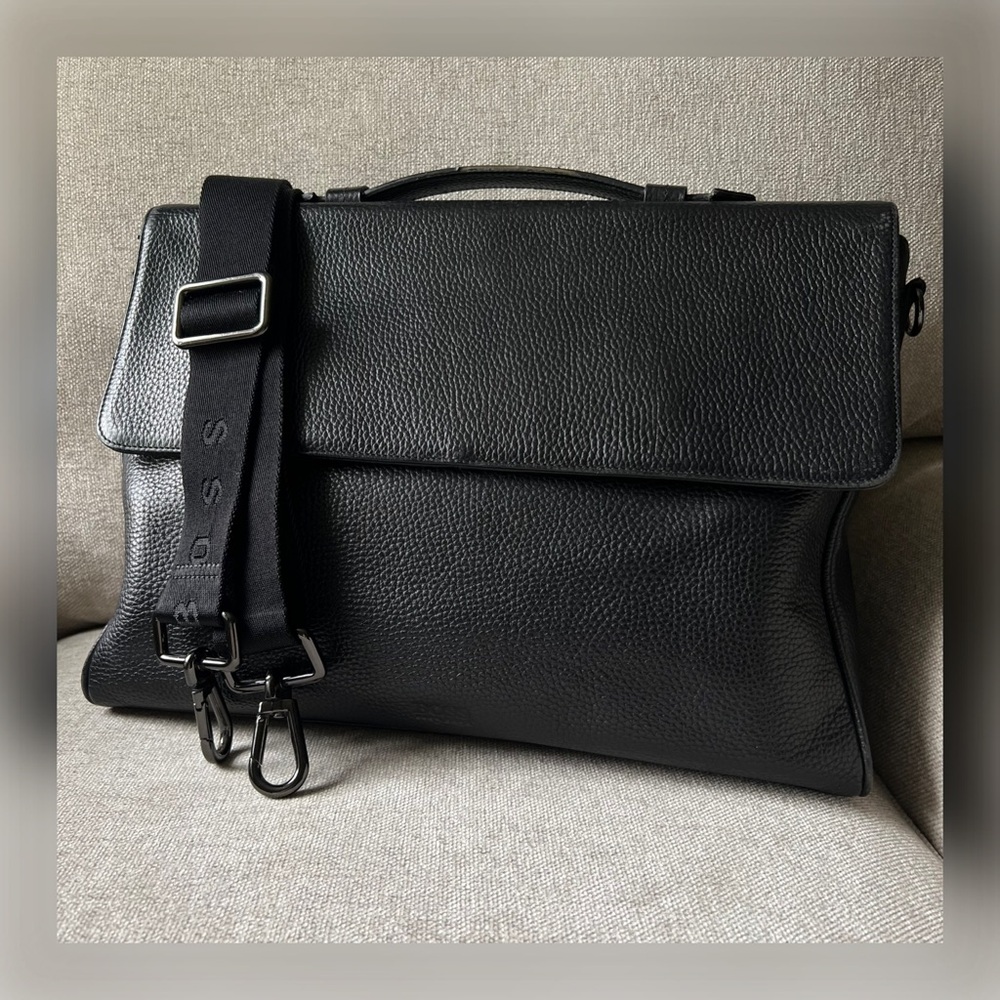 HUGO BOSS Black Leather Messenger Laptop Men's Bag